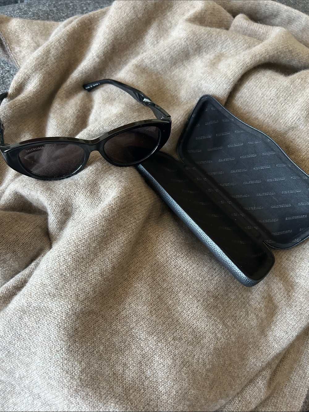 Balenciaga Black Twist Logo Sunglasses with Black Case